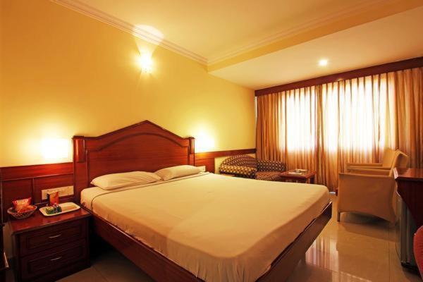 Hotel Nandhini - Minerva Circle Bangalore Room photo